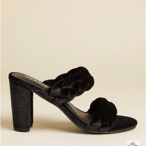 3.5 inch heel 7.5 WW